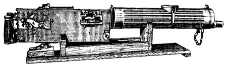 Рис. 82. Пулемет, снятый со станка и установленный на подставку