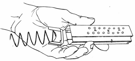 Рисунок 4.27 - Присоединение подавателя и пружины магазина